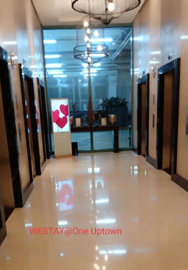 One Uptown Opposite Of Grandhyatt Hotel Manila Taguig City Esterno foto
