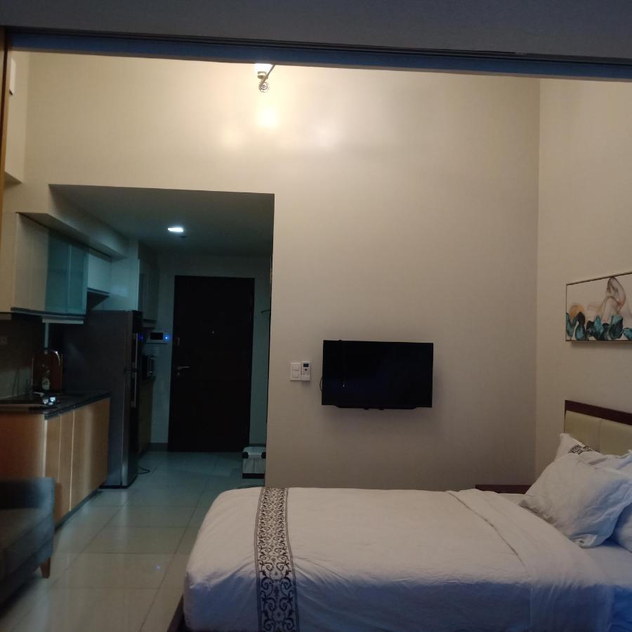 One Uptown Opposite Of Grandhyatt Hotel Manila Taguig City Esterno foto