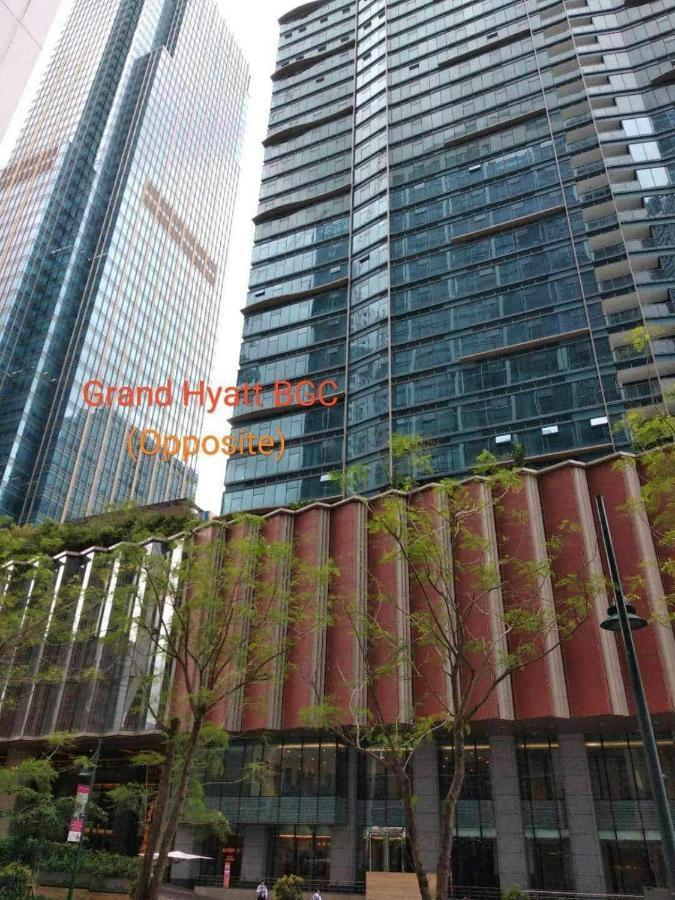 One Uptown Opposite Of Grandhyatt Hotel Manila Taguig City Esterno foto