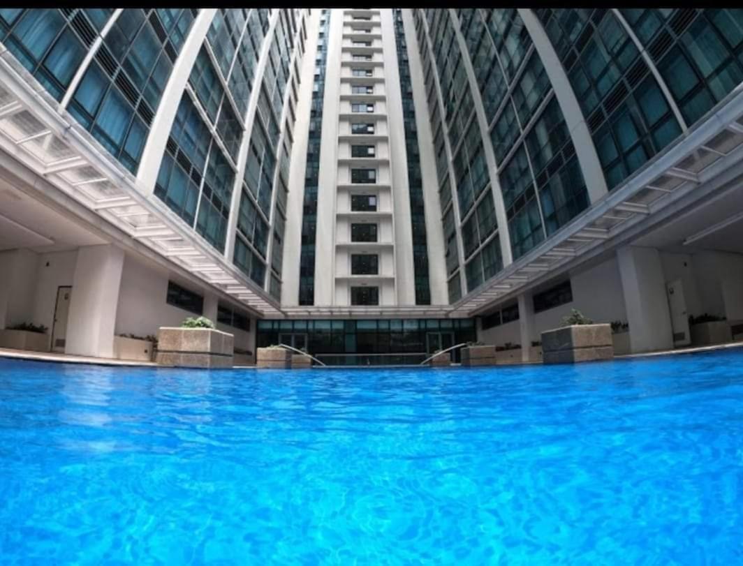 One Uptown Opposite Of Grandhyatt Hotel Manila Taguig City Camera foto