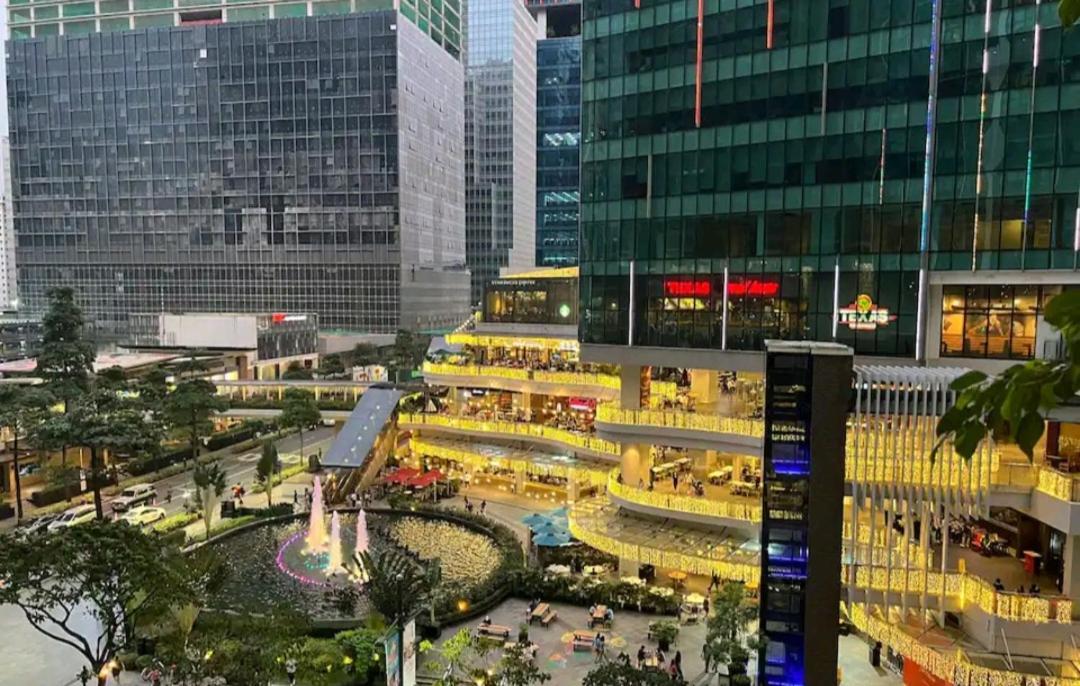 One Uptown Opposite Of Grandhyatt Hotel Manila Taguig City Camera foto
